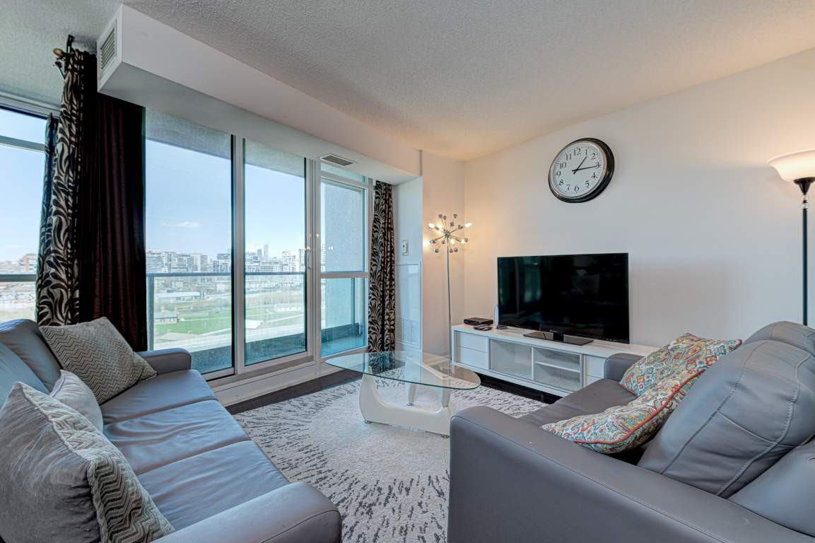 1262 - 209 Fort York Blvd, Toronto - Photo 3 of 17