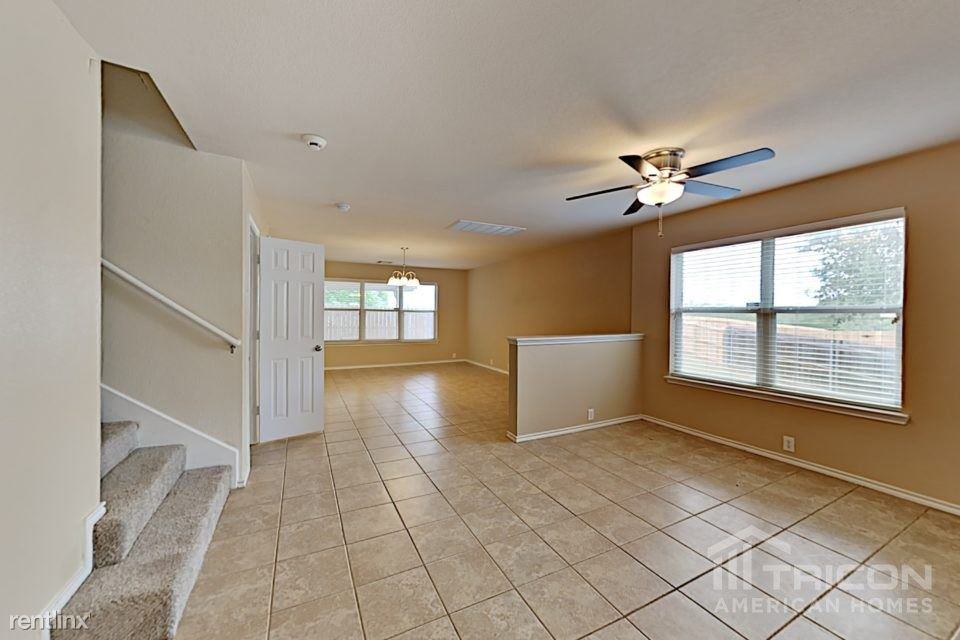15819 Hastings Park - Photo 3 of 17