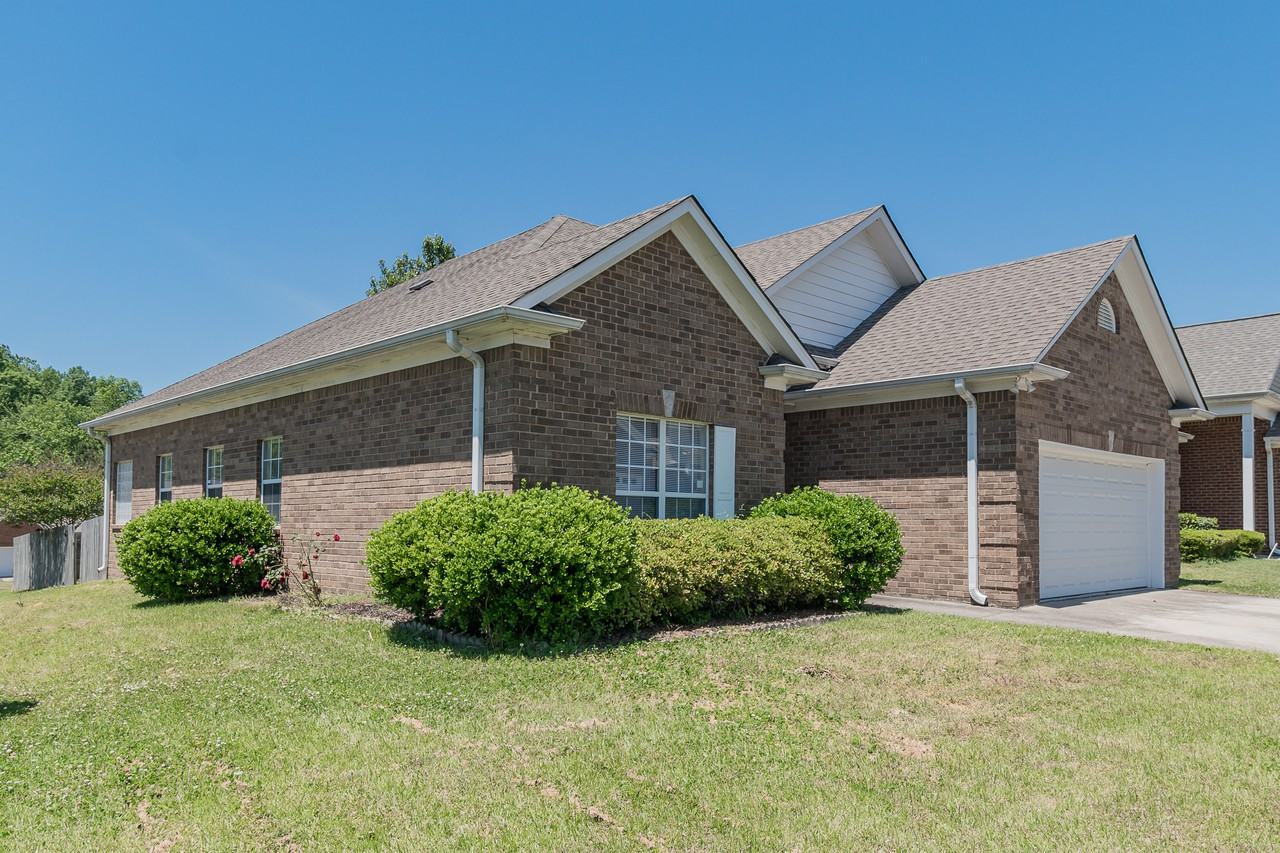 3102 Enclave Ln - Photo 2 of 38