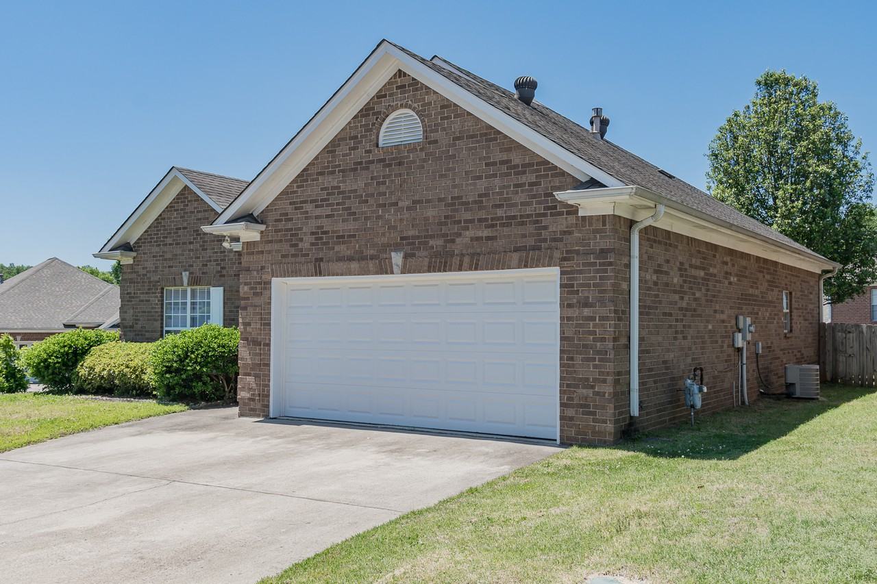 3102 Enclave Ln - Photo 3 of 38