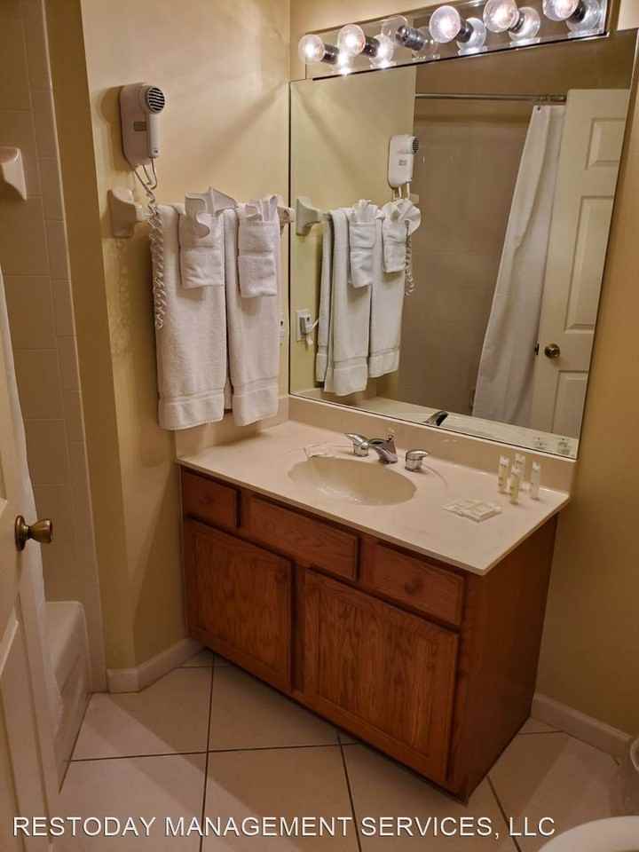 8369 Mulligan Cir B Circle 4513 - Photo 3 of 4