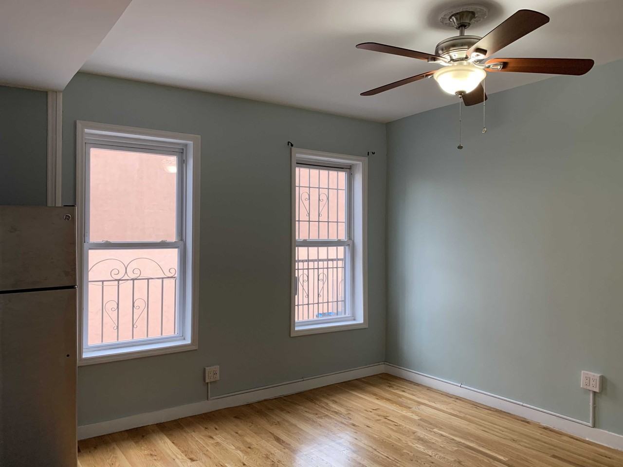 3203 Church Ave - Photo 3 of 10