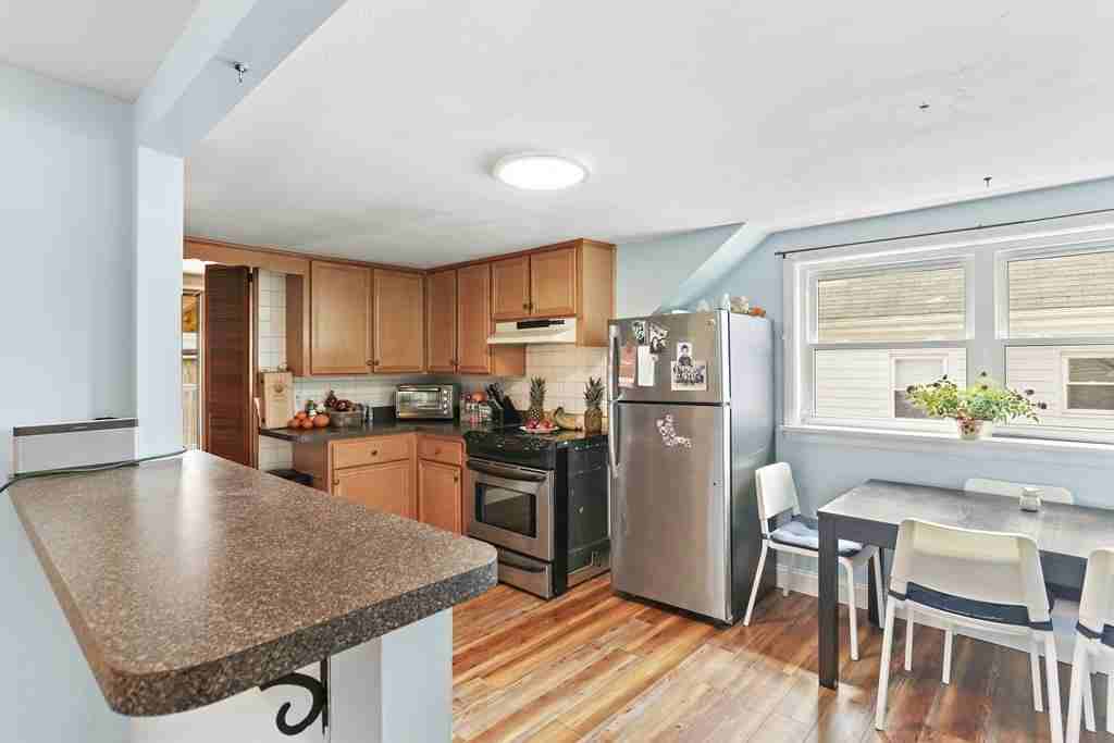 44 Woodlawn Ave - Photo 3 of 12