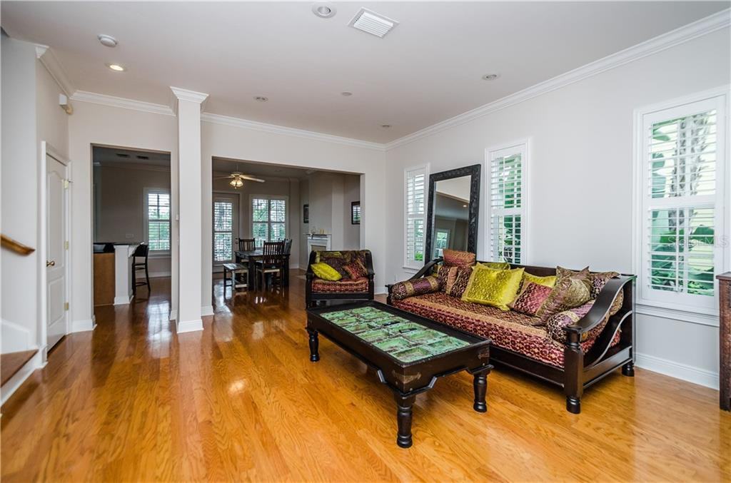 924 Hemingway Circle - Photo 3 of 24