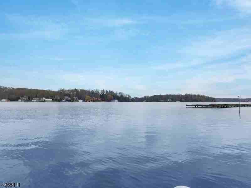 332 Lakeside Ave - Photo 3 of 11