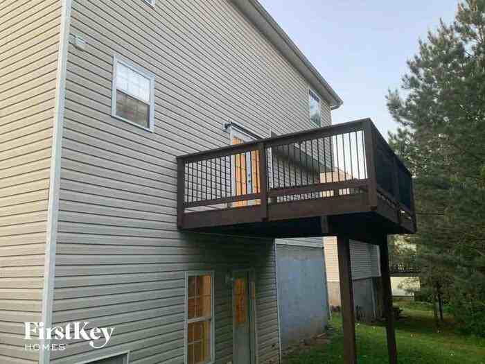 410 Hillcrest Cmns - Photo 2 of 8