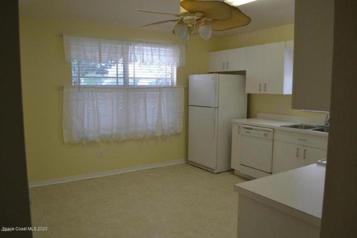 2542 Ventura Cir - Photo 2 of 16