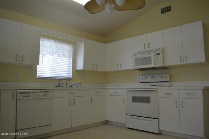 2542 Ventura Cir - Photo 3 of 16