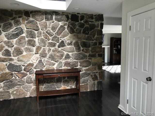 15 Bartram Drive - Photo 3 of 33