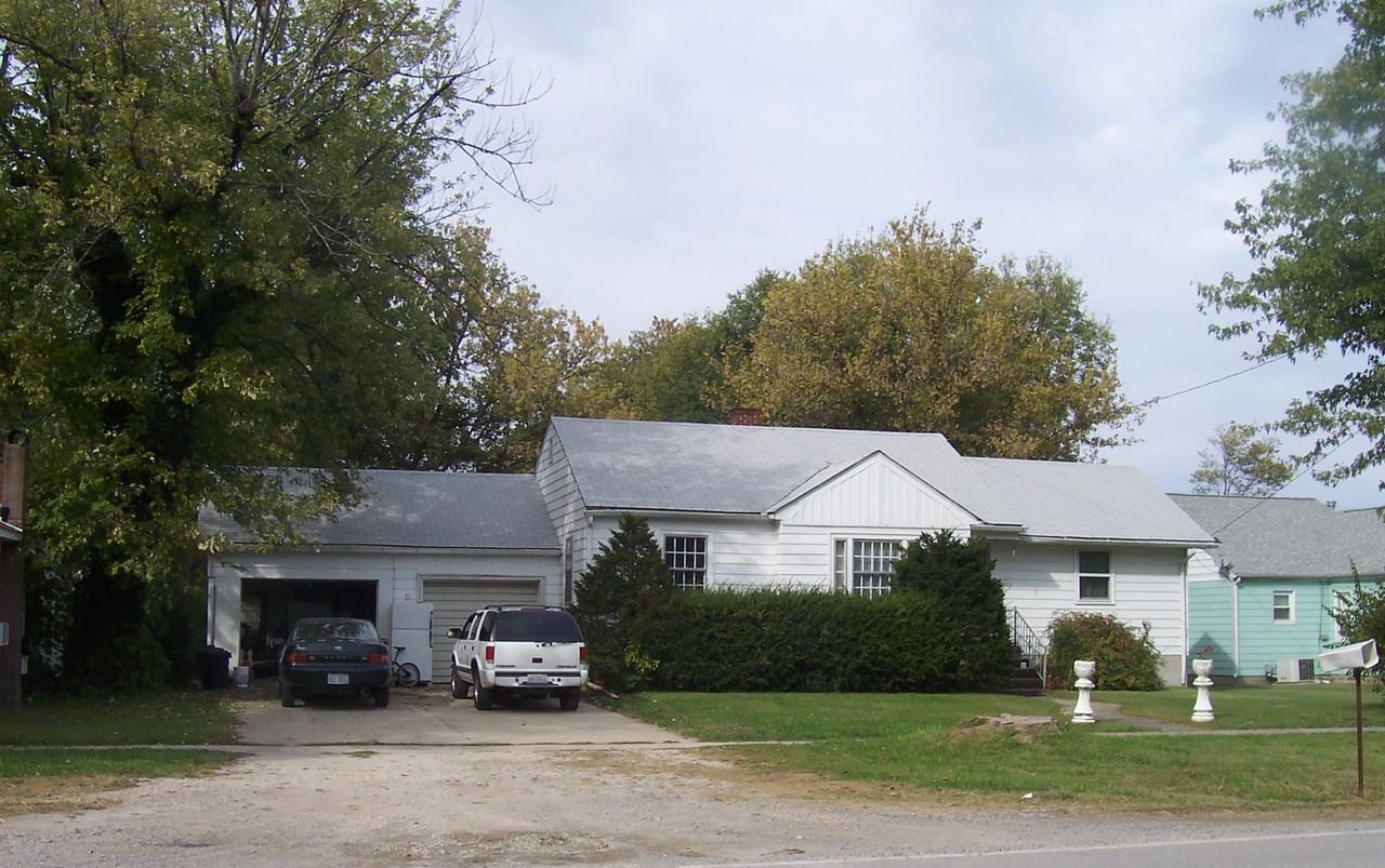 252 East North Avenue