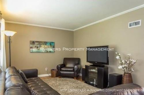 4612 W 60th St - Photo 3 of 16