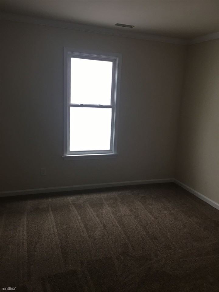 2102 Marshall Ave - Photo 3 of 14