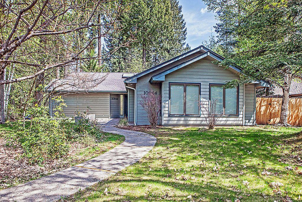 10944 N. Canterbury Cove - Photo 2 of 37
