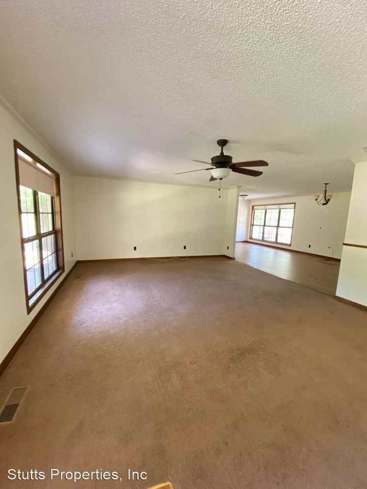 1388 County Road 428 - Photo 2 of 21