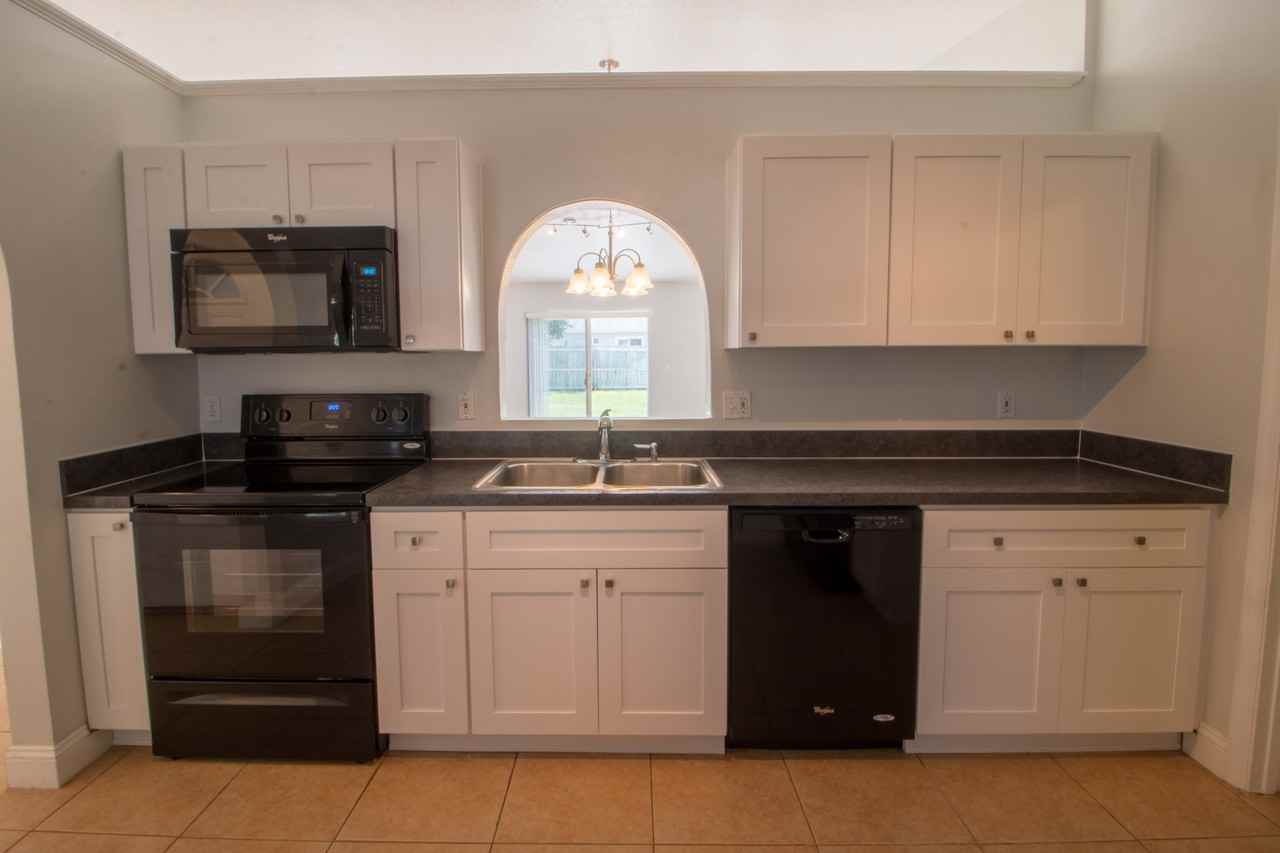 211 Cross Creek Rd - Photo 2 of 15