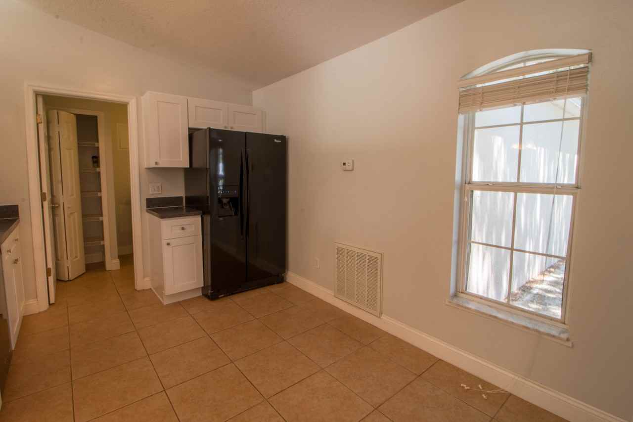 211 Cross Creek Rd - Photo 3 of 15