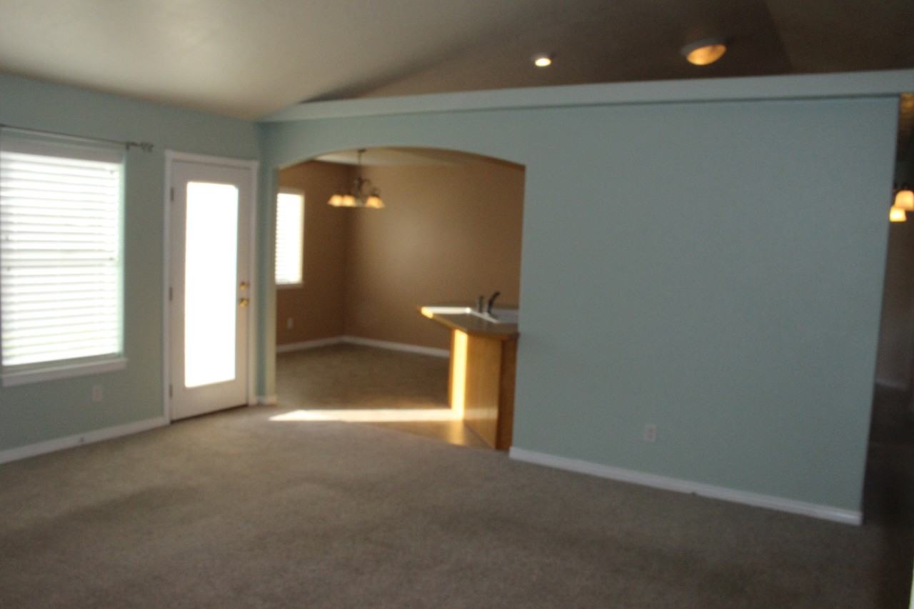 2914 Denise Ave - Photo 2 of 9