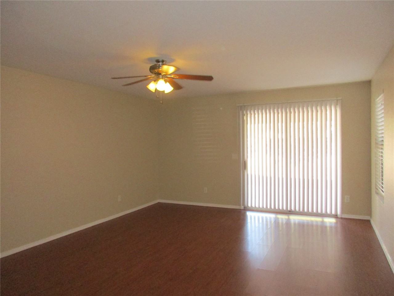 12438 W Hearn Rd - Photo 2 of 15