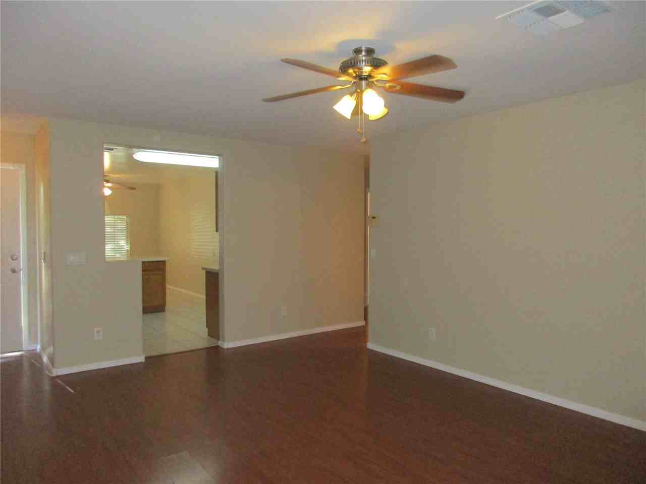 12438 W Hearn Rd - Photo 3 of 15