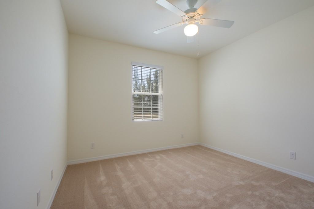 1825 Ne 7th Pl - Photo 7 of 10