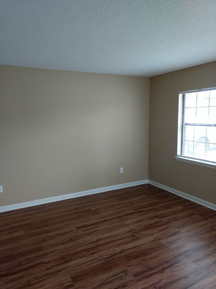 5004 N Moore Ln - Photo 2 of 18