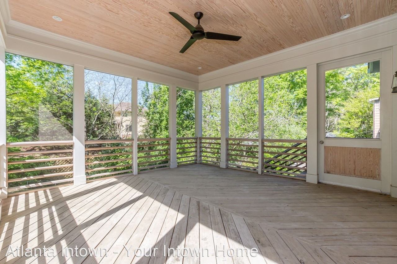 320 Southerland Terrace Ne - Photo 3 of 45