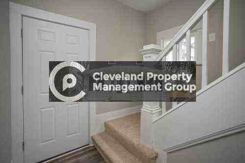 5270 Beech Ave - Photo 2 of 10
