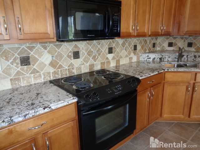 6111 Trail Creek Ln - Photo 3 of 18