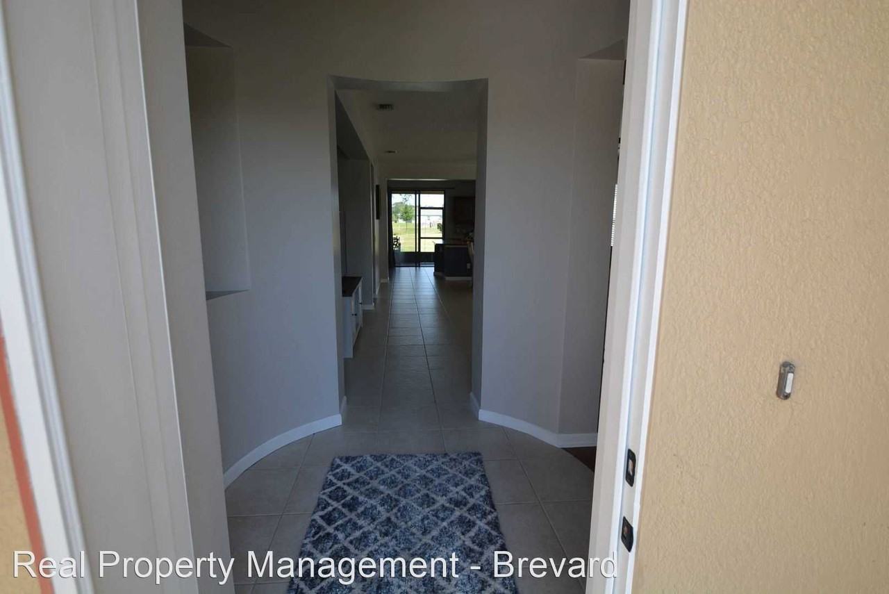 1140 Serengeti Way - Photo 3 of 10