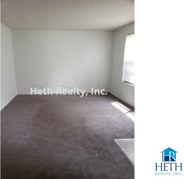 473 Bentwood Lane #B - Photo 2 of 9