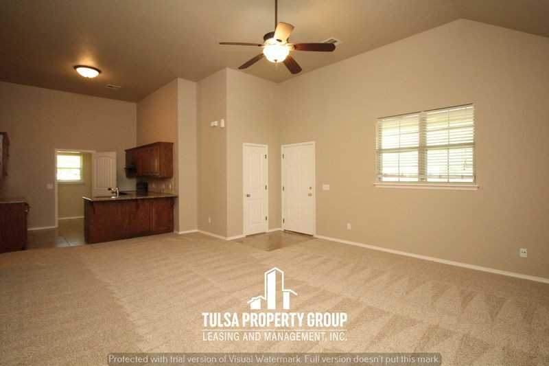 1332 E Lincoln Ave - Photo 3 of 17