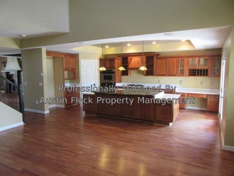 2557 E Ivanhoe Ct - Photo 2 of 8