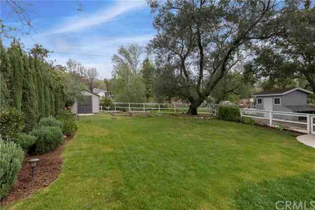 20371 Trabuco Oaks Drive - Photo 2 of 9