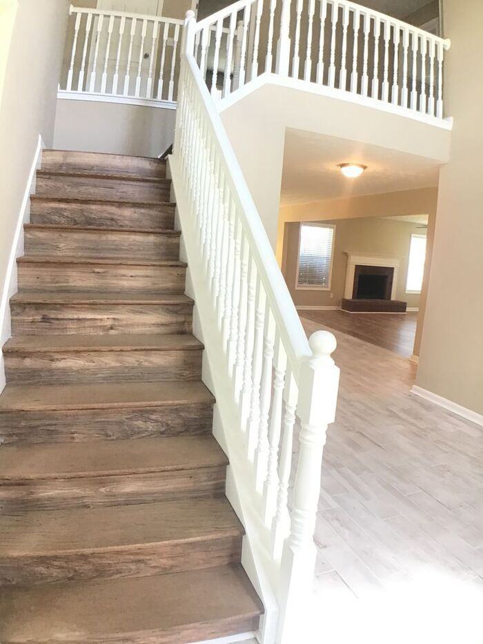 1028 Levista Drive - Photo 2 of 23