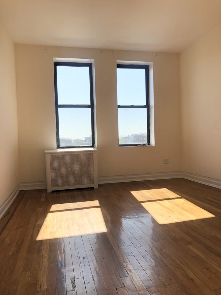 Queens Blvd & 44th St #6D