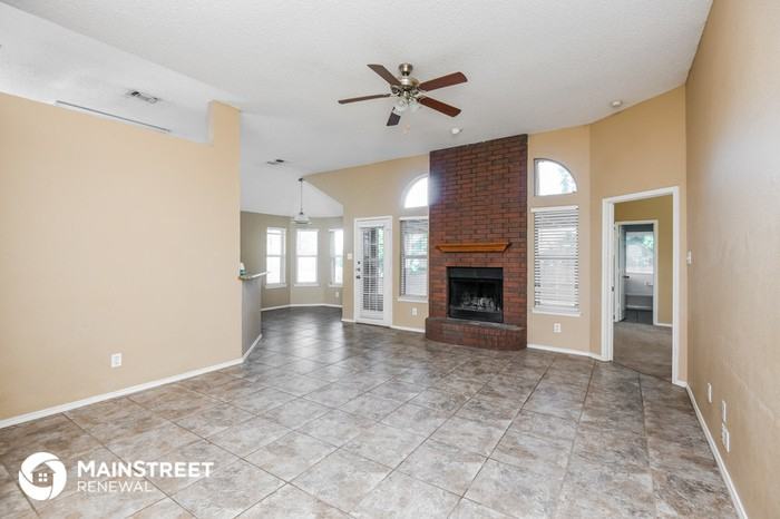 10217 Maverick Drive - Photo 3 of 16