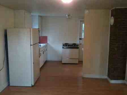 460 E 9th St - Photo 2 of 6