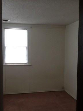 621 S 3rd St - Photo 3 of 7