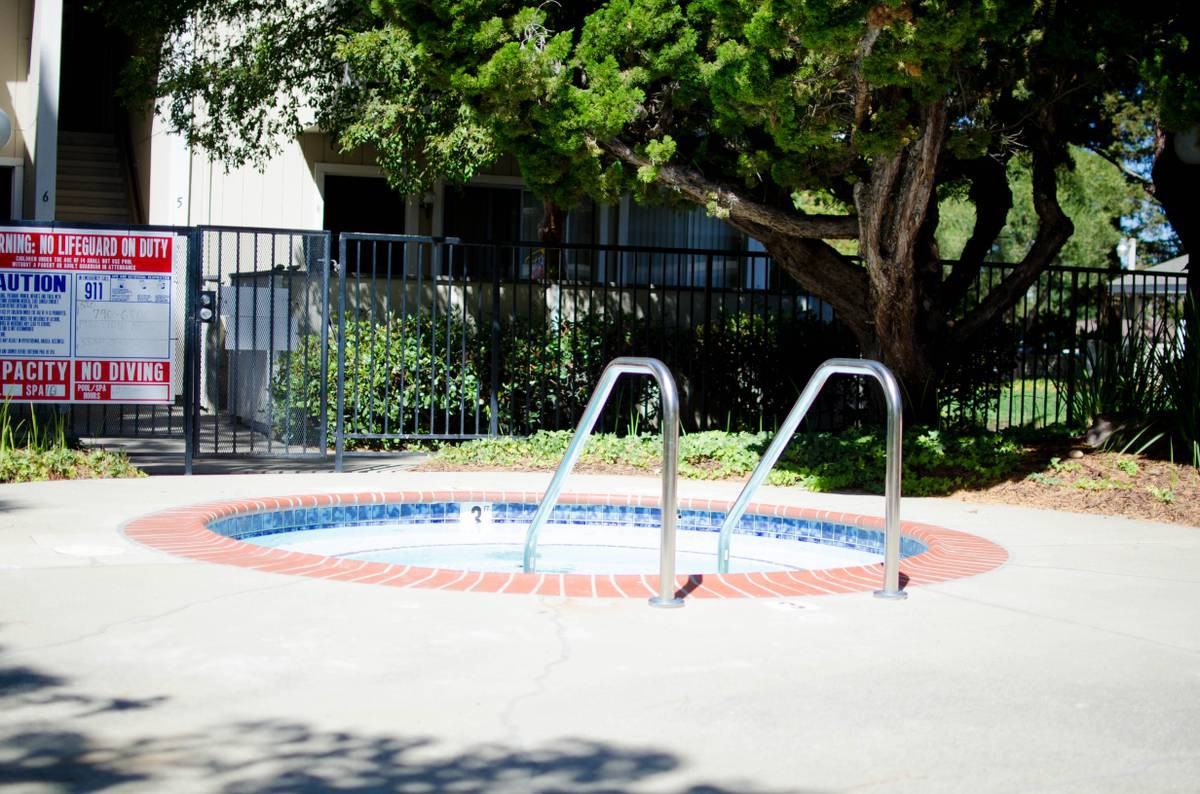 Parkview Apartments - Photo 3 of 29