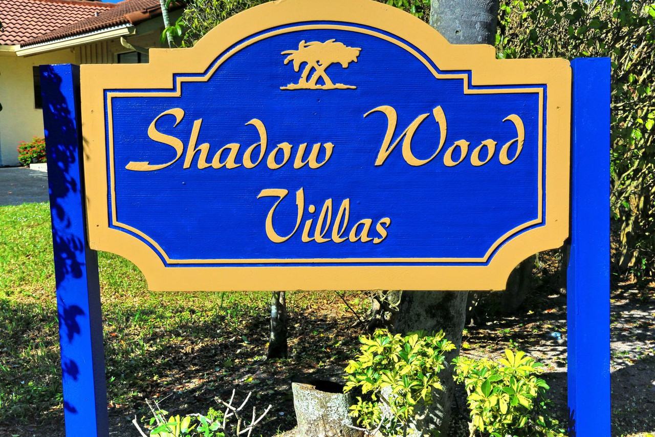 9591 Shadow Wood Ln - Photo 2 of 41