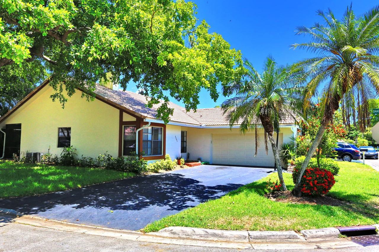 9591 Shadow Wood Ln - Photo 3 of 41