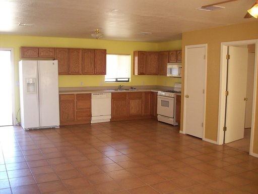 105 S Santa Cruz Rd - Photo 3 of 8