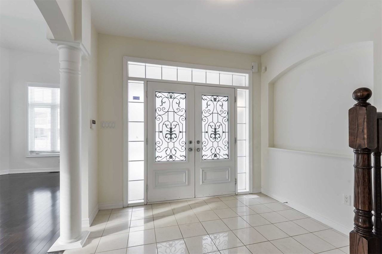 5 Roderick court - Photo 2 of 4