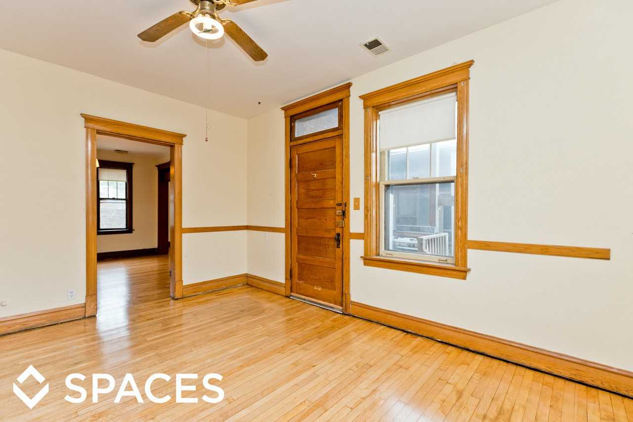 3671 North Elston - Photo 2 of 12