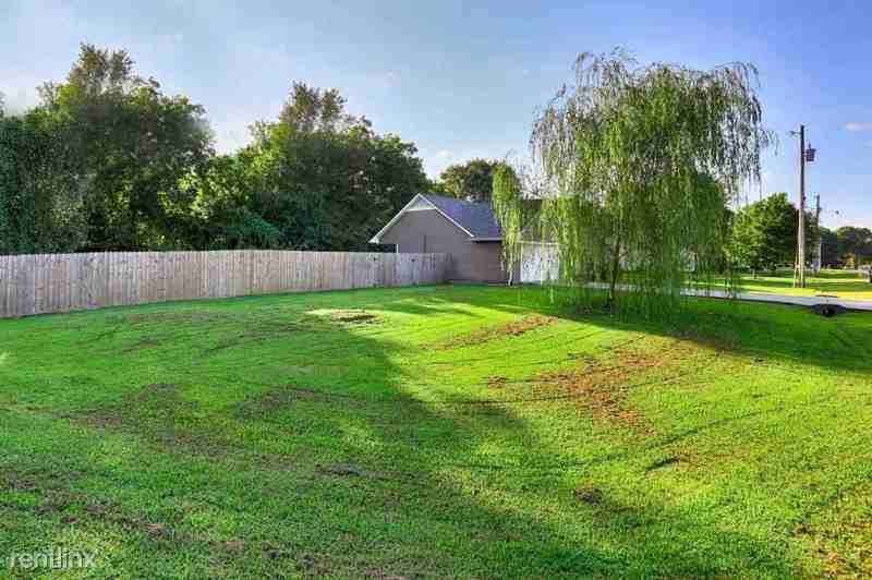 152 Cooper Drive - Photo 2 of 7