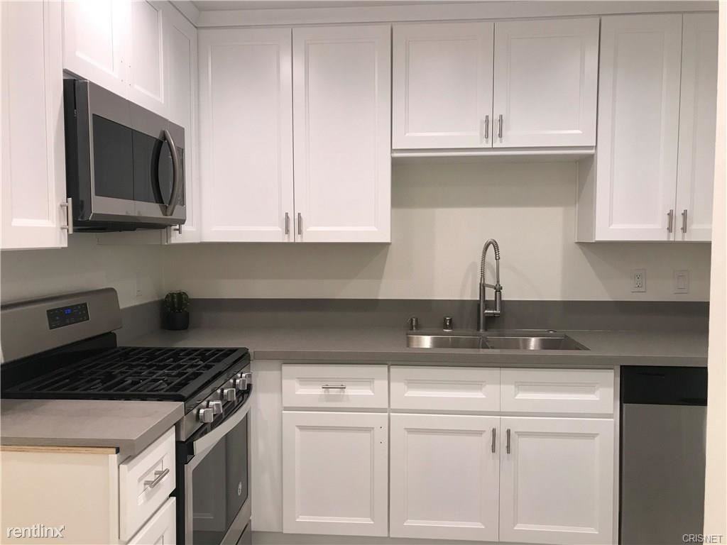 22141 Burbank Blvd #2 - Photo 3 of 10