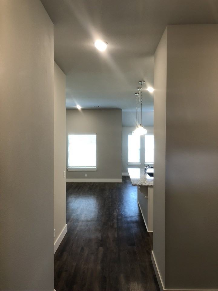 13315 S 19th Ct - Photo 4 of 21