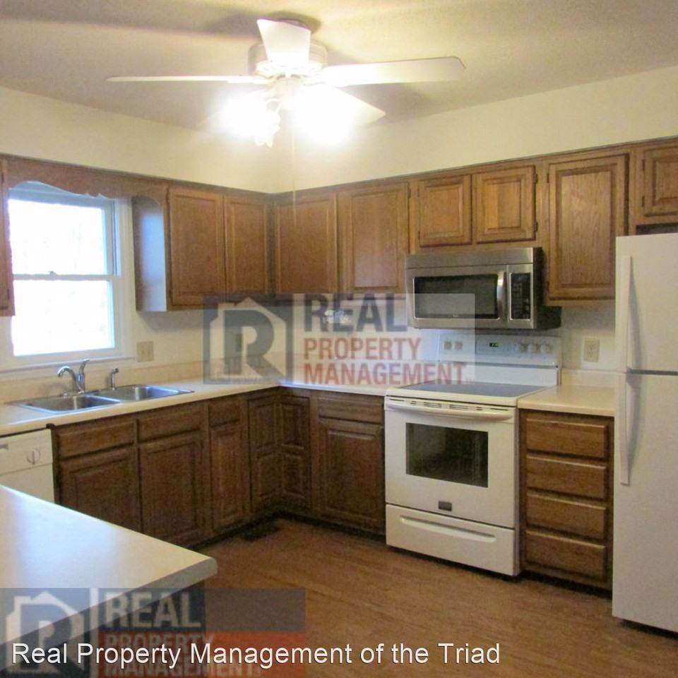 2920 Sussex Dr. - Photo 2 of 13