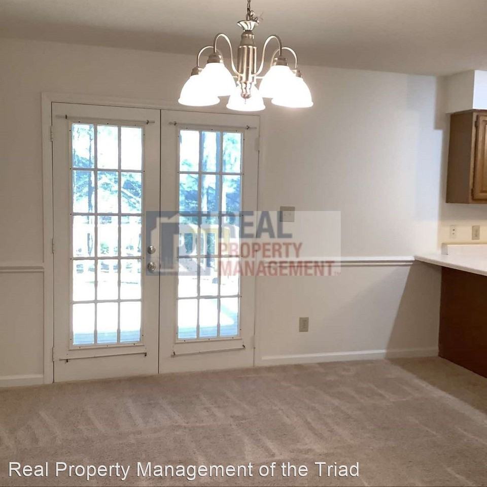 2920 Sussex Dr. - Photo 3 of 13