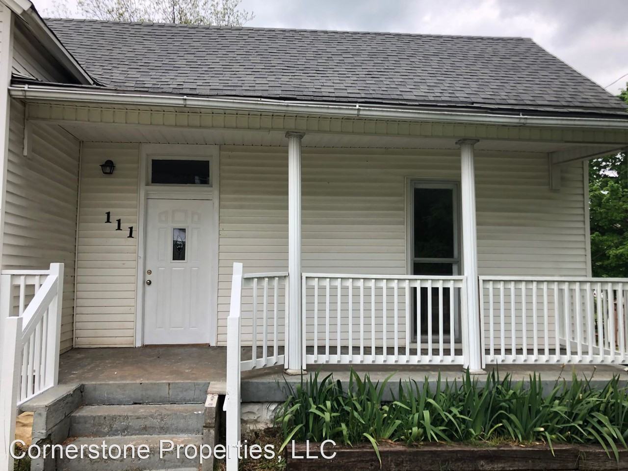 111 Jordan Ave - Photo 2 of 9